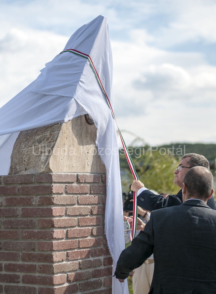 Emlékművet lepleztek le Újbuda Tóvárosban