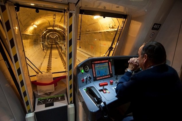Füst volt a 4-es Metrón
